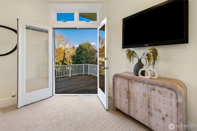 1522 3rd Avenue W, Seattle, WA 98119