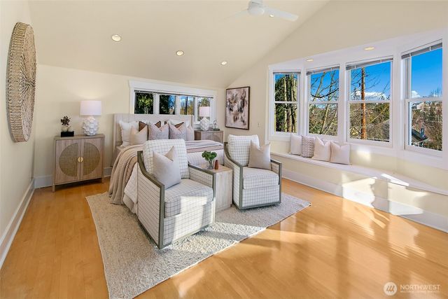 1522 3rd Avenue W, Seattle, WA 98119