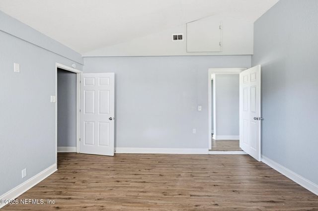 8647 LENOX Avenue, Jacksonville, FL 32221