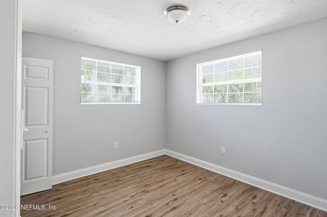 8647 LENOX Avenue, Jacksonville, FL 32221