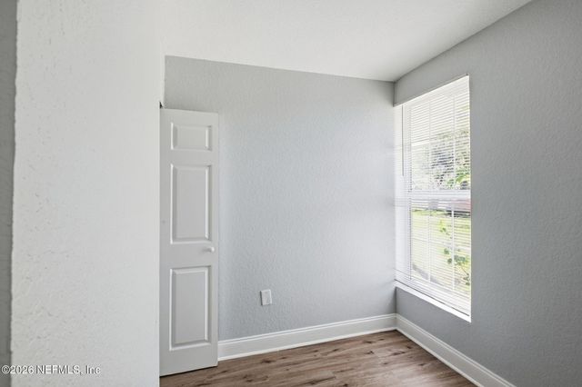 8647 LENOX Avenue, Jacksonville, FL 32221