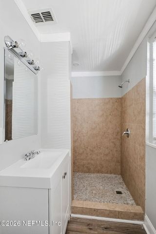 8647 LENOX Avenue, Jacksonville, FL 32221