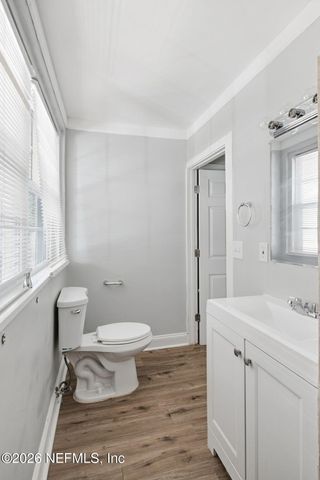 8647 LENOX Avenue, Jacksonville, FL 32221