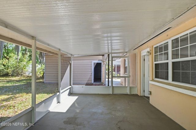 8647 LENOX Avenue, Jacksonville, FL 32221