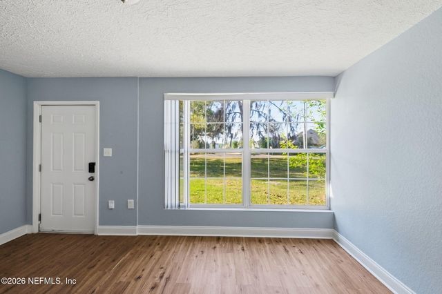 8647 LENOX Avenue, Jacksonville, FL 32221