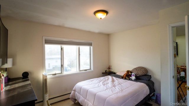 4 Galaxie Lane, Selden, NY 11784