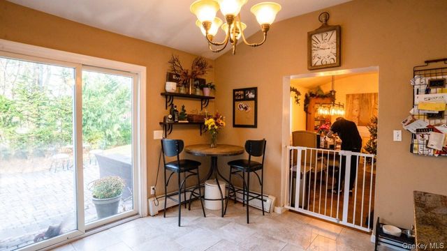 4 Galaxie Lane, Selden, NY 11784