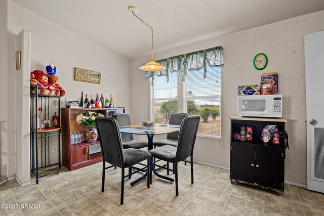 9825 Playground Lane, Las Cruces, NM 88012