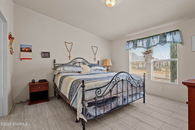 9825 Playground Lane, Las Cruces, NM 88012