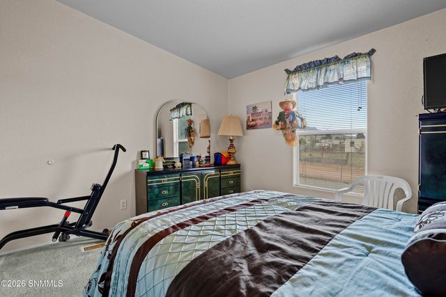 9825 Playground Lane, Las Cruces, NM 88012