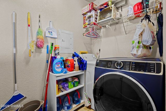 9825 Playground Lane, Las Cruces, NM 88012