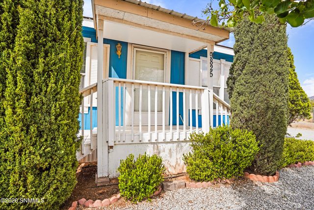 9825 Playground Lane, Las Cruces, NM 88012