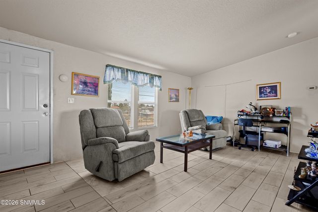 9825 Playground Lane, Las Cruces, NM 88012