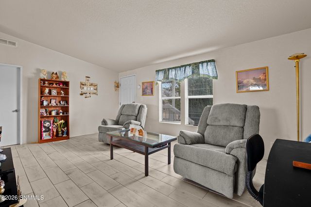 9825 Playground Lane, Las Cruces, NM 88012