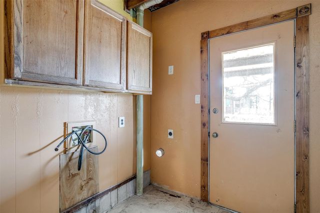 2040 Erwin Road, Poolville, TX 76487
