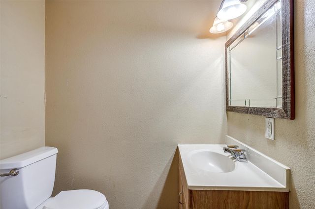 2040 Erwin Road, Poolville, TX 76487