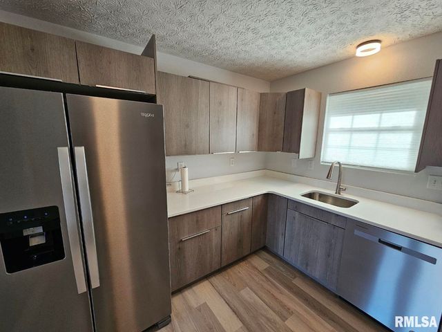 10457 N Puckett Lane, Mt Vernon, IL 62864