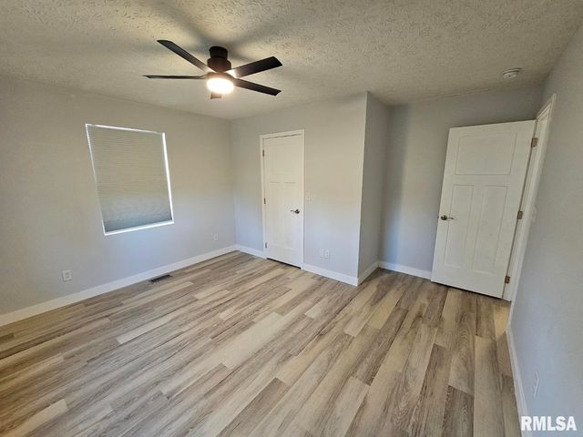 10457 N Puckett Lane, Mt Vernon, IL 62864