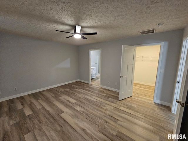 10457 N Puckett Lane, Mt Vernon, IL 62864