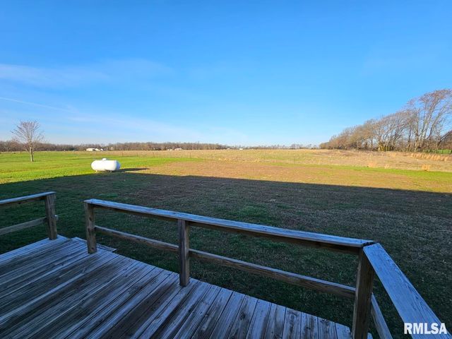 10457 N Puckett Lane, Mt Vernon, IL 62864