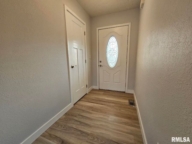 10457 N Puckett Lane, Mt Vernon, IL 62864