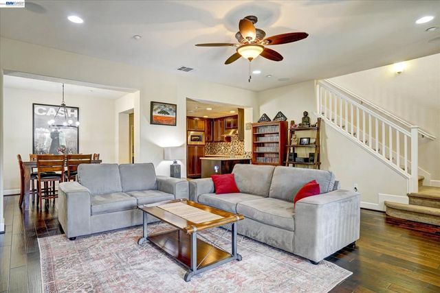 576 Heligan Ln 2, Livermore, CA 94551