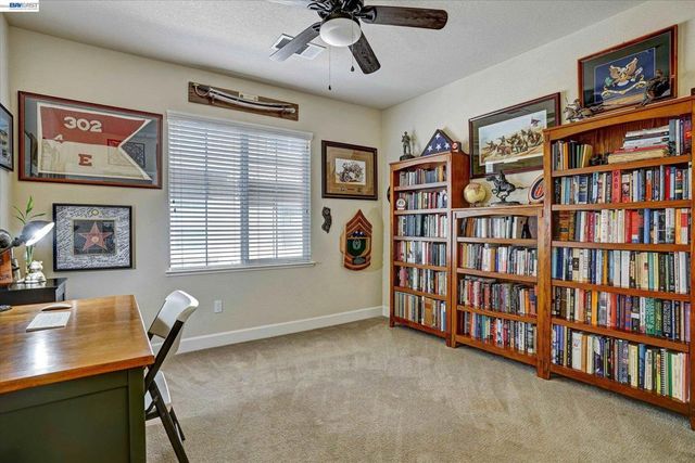 576 Heligan Ln 2, Livermore, CA 94551