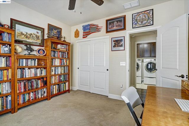 576 Heligan Ln 2, Livermore, CA 94551