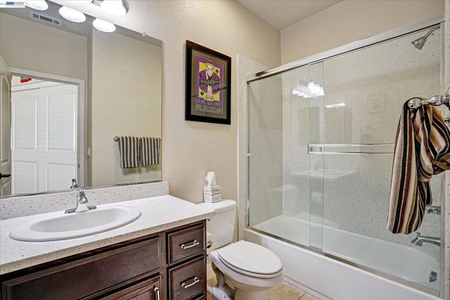 576 Heligan Ln 2, Livermore, CA 94551