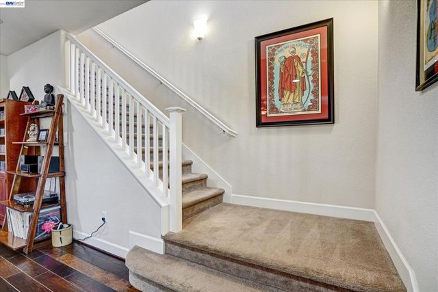 576 Heligan Ln 2, Livermore, CA 94551