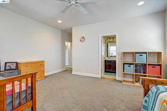 576 Heligan Ln 2, Livermore, CA 94551