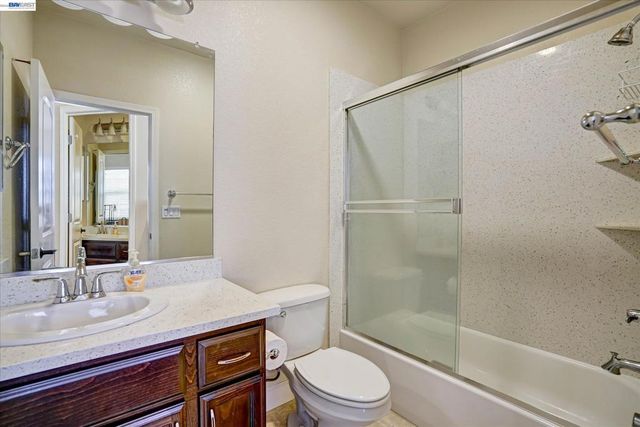 576 Heligan Ln 2, Livermore, CA 94551