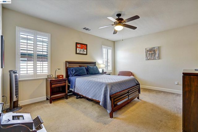 576 Heligan Ln 2, Livermore, CA 94551