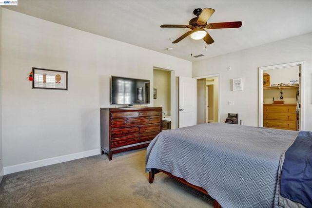 576 Heligan Ln 2, Livermore, CA 94551