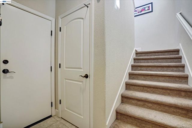 576 Heligan Ln 2, Livermore, CA 94551