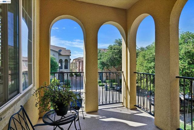 576 Heligan Ln 2, Livermore, CA 94551