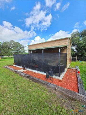 610 E Division Street, Edna, TX 77957