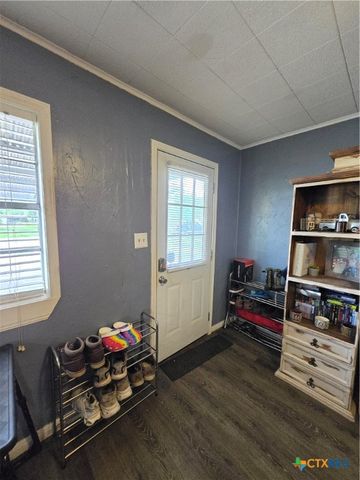 610 E Division Street, Edna, TX 77957