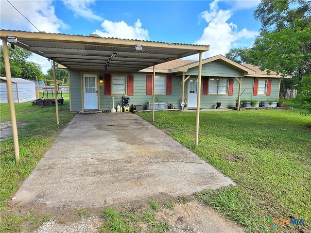 610 E Division Street, Edna, TX 77957