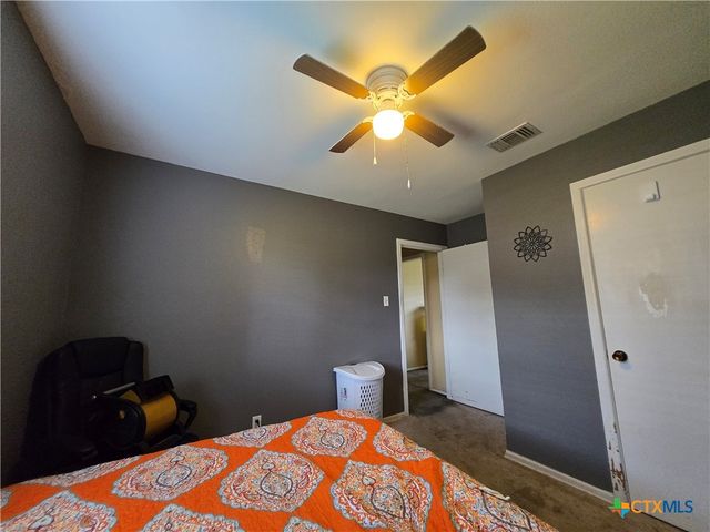 610 E Division Street, Edna, TX 77957