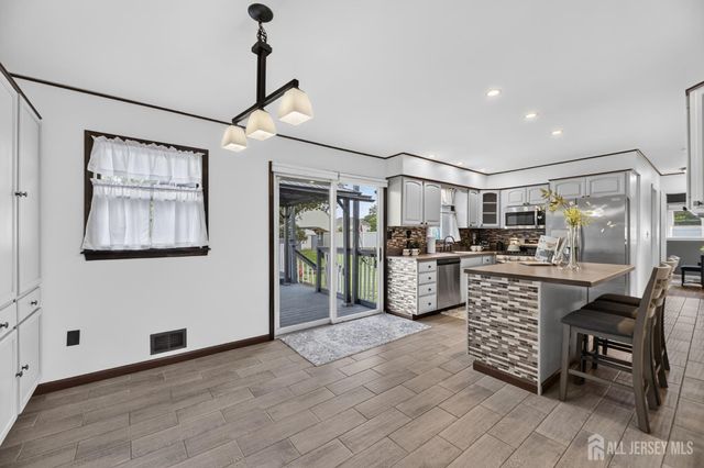 166 Burlington Avenue, Spotswood, NJ 08884