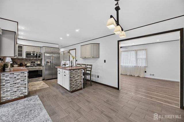 166 Burlington Avenue, Spotswood, NJ 08884