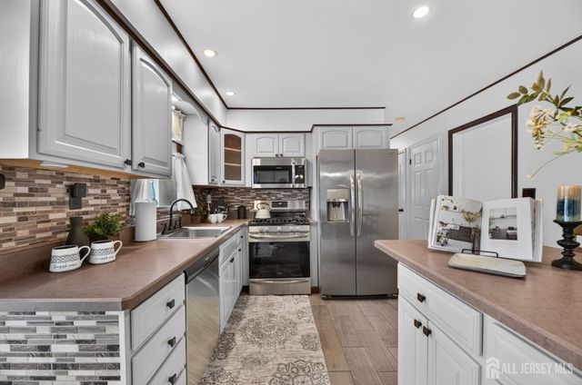 166 Burlington Avenue, Spotswood, NJ 08884