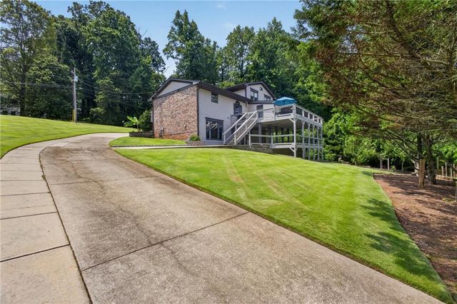 43 Bailey Drive SW, Lilburn, GA 30047