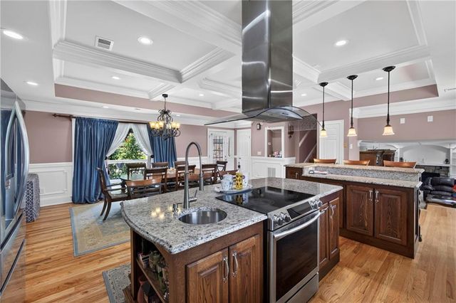 43 Bailey Drive SW, Lilburn, GA 30047