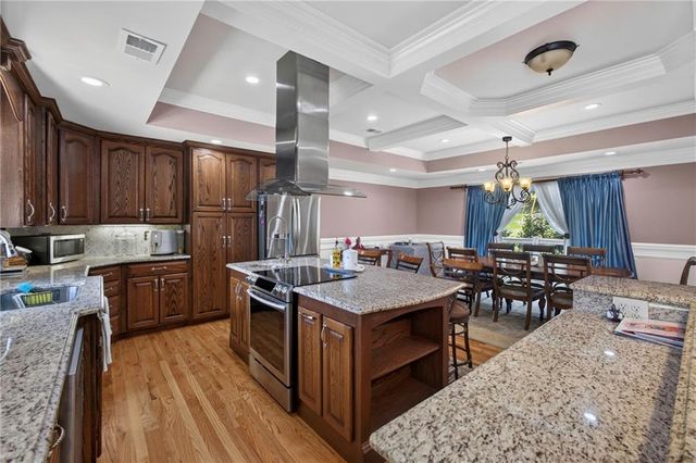 43 Bailey Drive SW, Lilburn, GA 30047