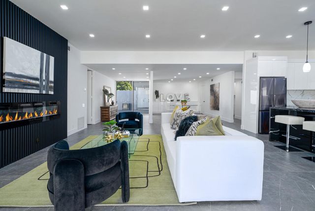 314 Desert Lakes Drive, Palm Springs, CA 92264