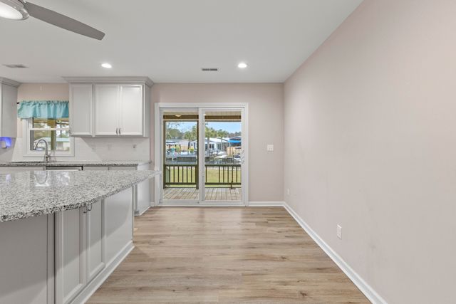 402 Chippendale Lane, Bonneau, SC 29431