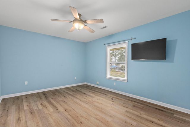 402 Chippendale Lane, Bonneau, SC 29431