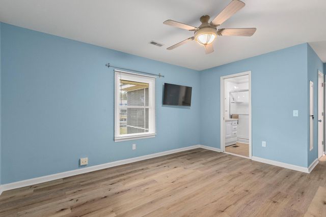 402 Chippendale Lane, Bonneau, SC 29431